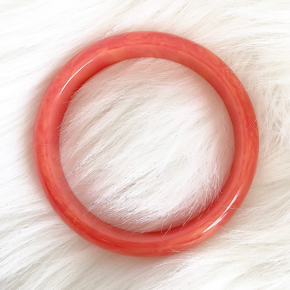 Vintage Bakelite Watermelon Bangle - Picture 3 of 6